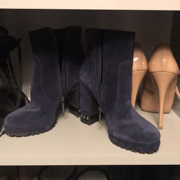 Ladies Karl Lagerfeld boots, only used once - Picture 3 of 6